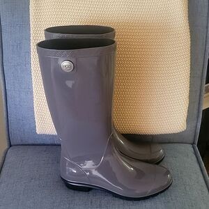 Ugg Rainbo Size 7 gray lavender Shaye Nightfall black sole  tall glossy